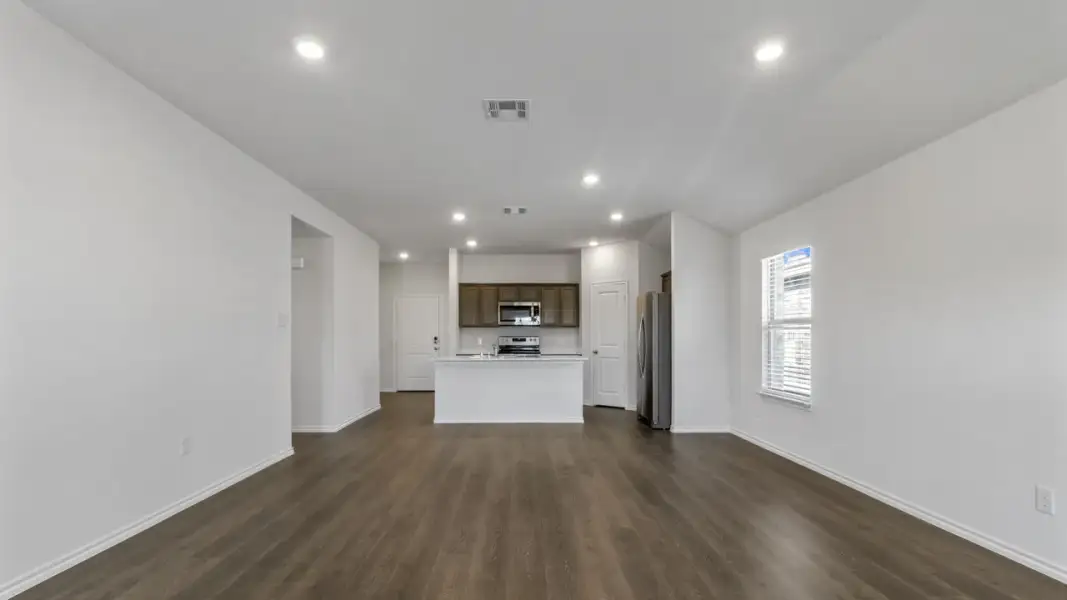 Spacious, unfurnished interior of a new home in Wildwood, Royse City (Image 24).
