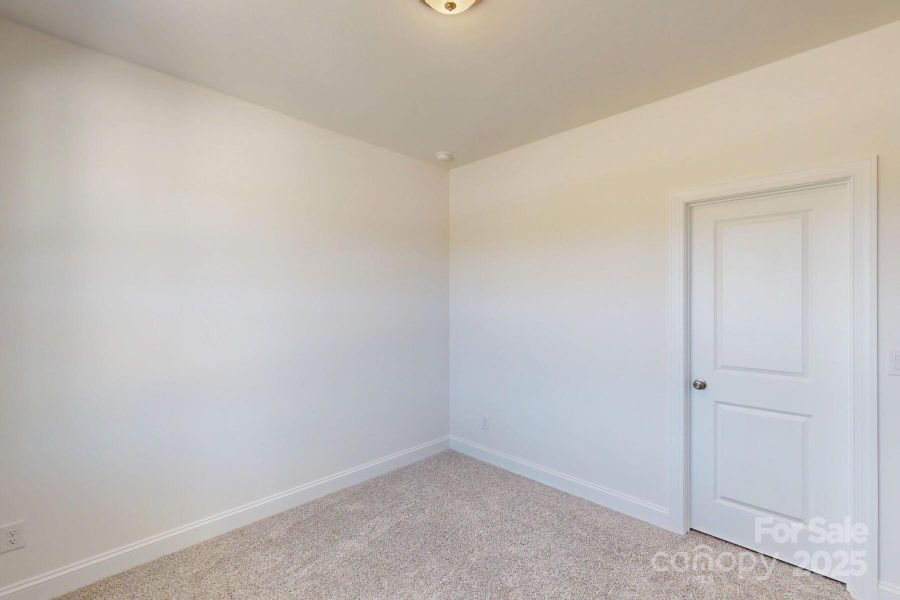 Main level guest suite