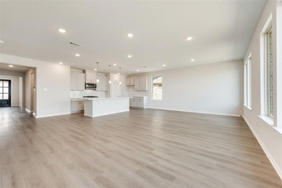 Spacious, unfurnished interior of a new home in Sutton Fields, Celina (Image 25).