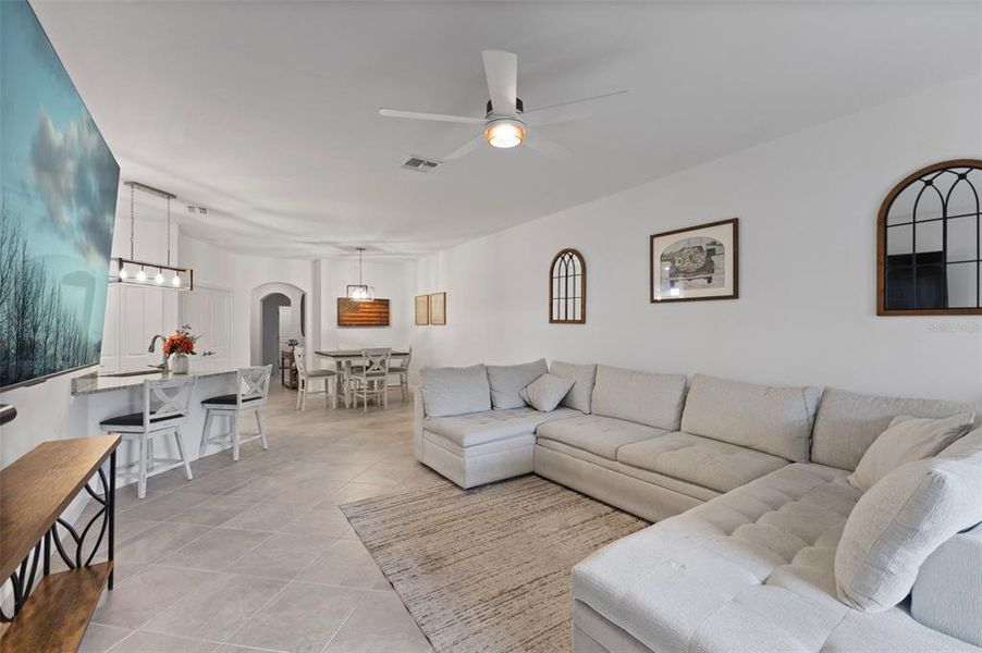 Furnished interior view inside a new home in , Bradenton (Image 7).