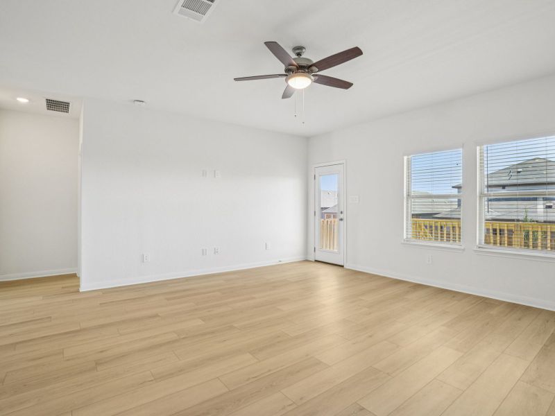 Spacious, unfurnished interior of a new home in Legendary Trails - Premier Series, Cibolo (Image 14).