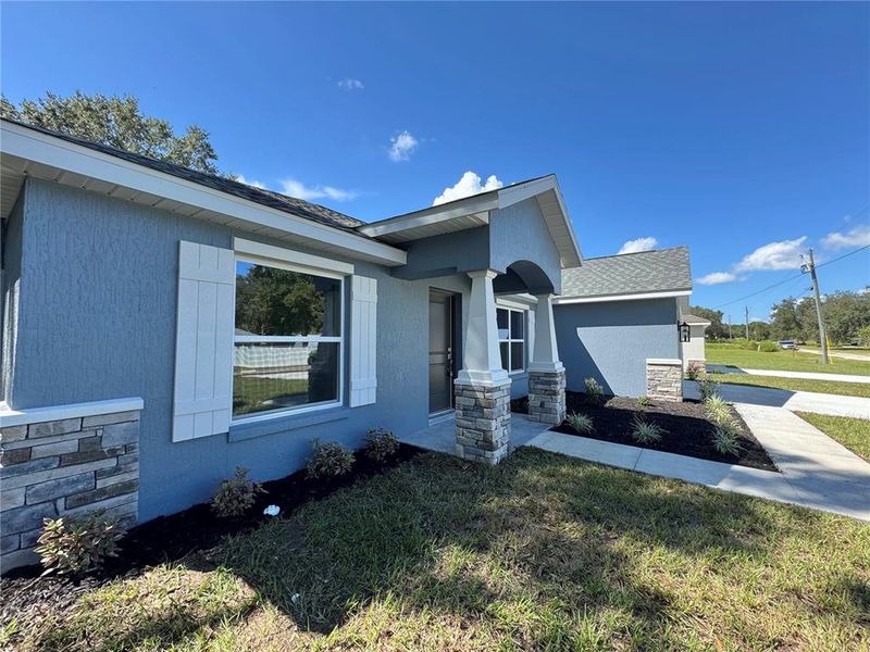 Exterior details and patio area of a home in , Dunnellon (Image 14). Exterior details and patio area of a home in , Dunnellon (Image 14).