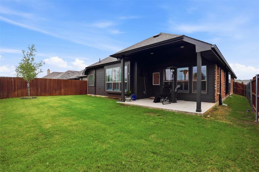 Exterior details and patio area of a home in Chisholm Hills, Cleburne (Image 25).