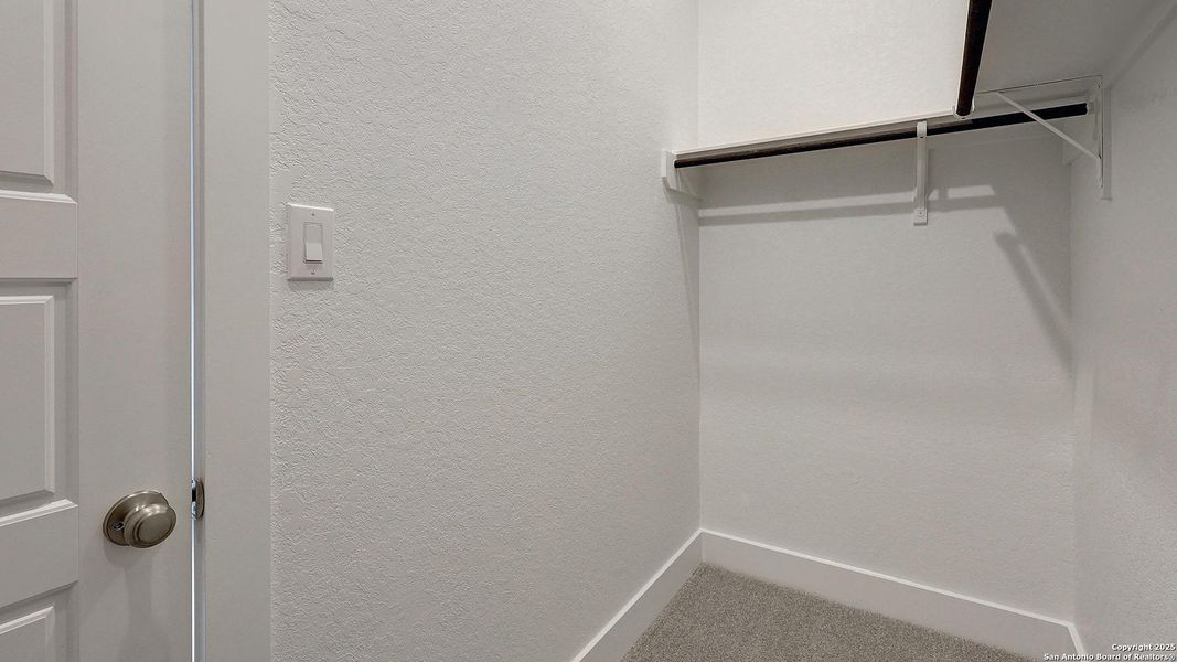 Spacious, unfurnished interior of a new home in Ladera 50', San Antonio (Image 19). Spacious, unfurnished interior of a new home in Ladera 50', San Antonio (Image 19).