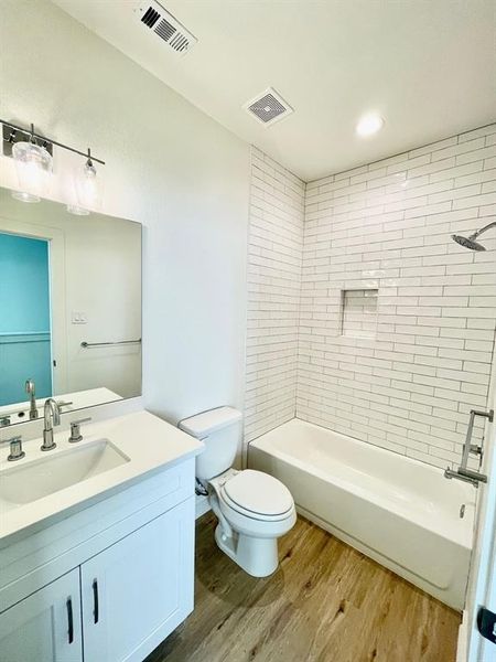 Image 6 of a home in .