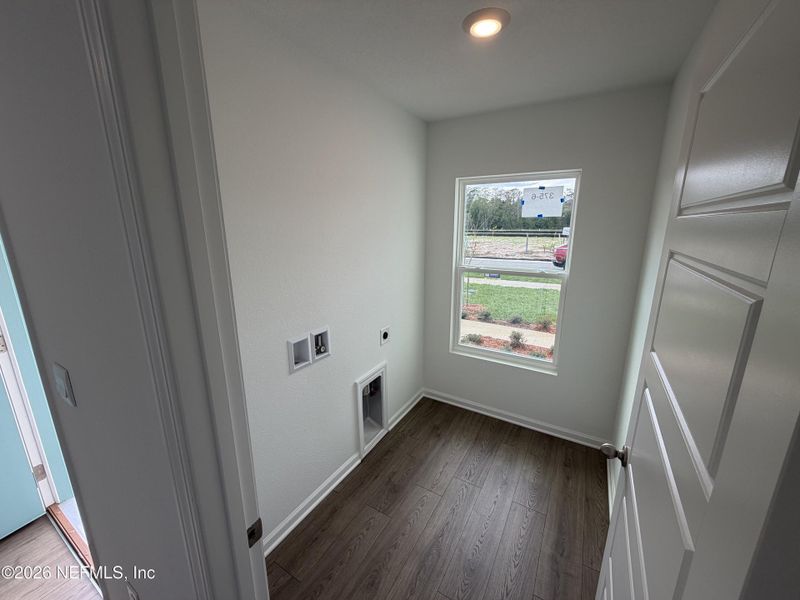 Spacious, unfurnished interior of a new home in Grand Reserve, Bunnell (Image 33).