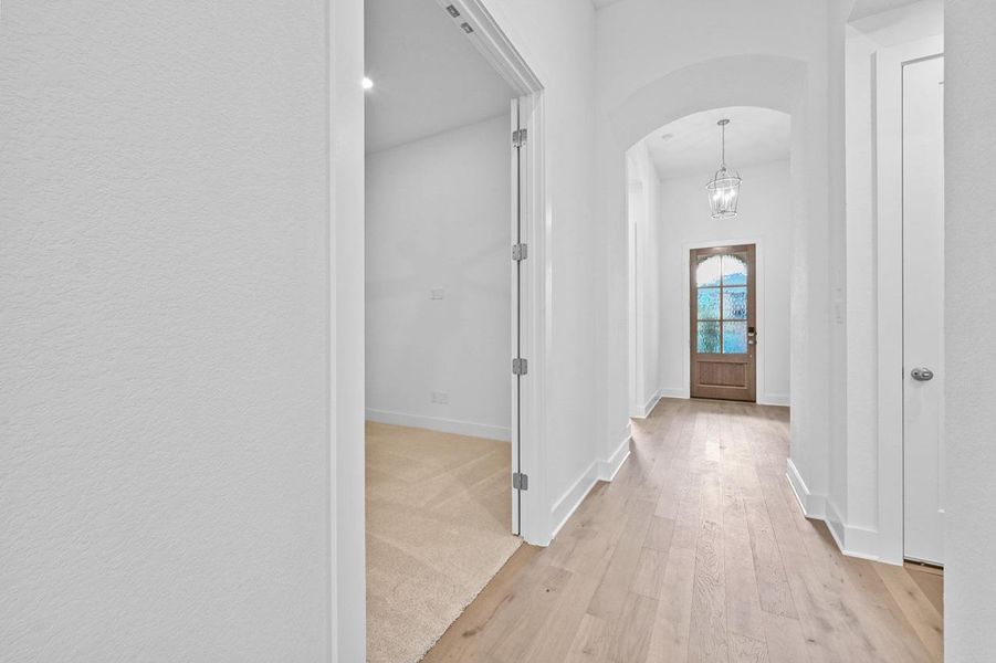 Spacious, unfurnished interior of a new home in 6 Creeks at Waterridge: 55ft. lots, Kyle (Image 21). Spacious, unfurnished interior of a new home in 6 Creeks at Waterridge: 55ft. lots, Kyle (Image 21).