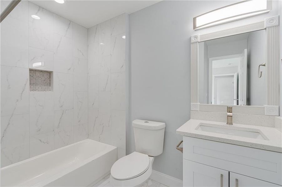 Furnished interior view inside a new home in , Gainesville (Image 3).