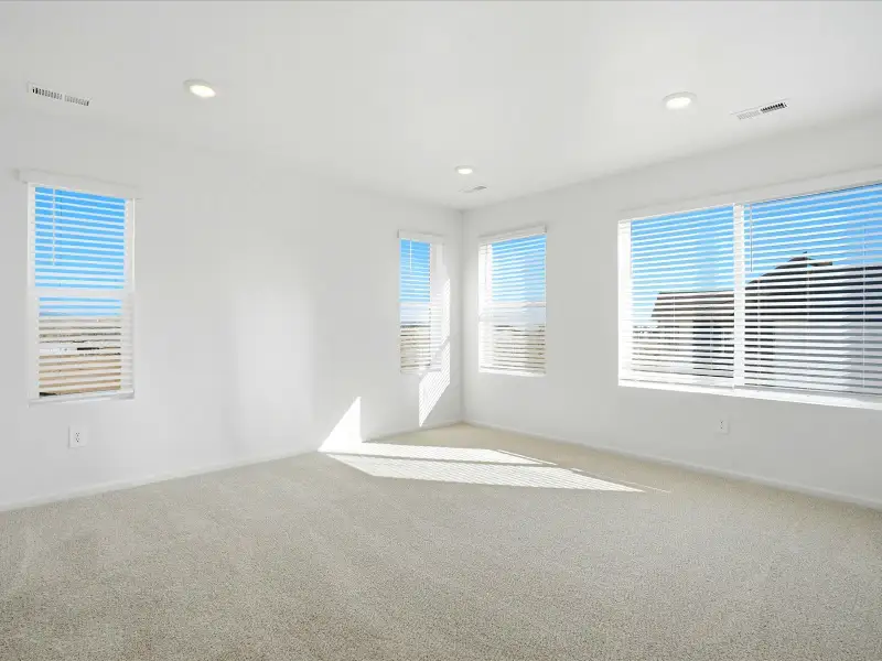 Spacious, unfurnished interior of a new home in Three Hills, Morrison (Image 19).