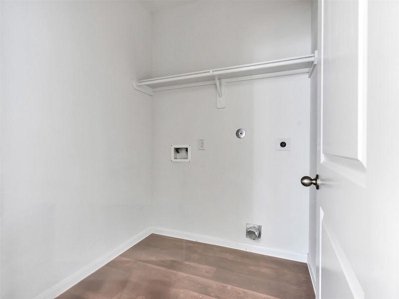 Spacious, unfurnished interior of a new home in Sweetgrass Village, Barrett (Image 21).