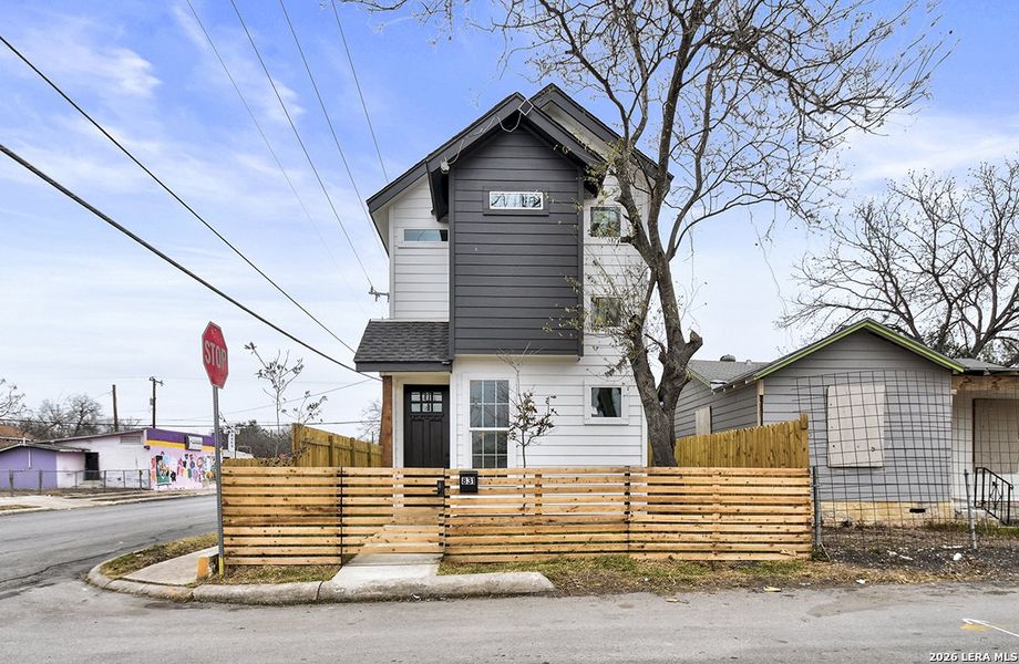 Image 29 of a home in .