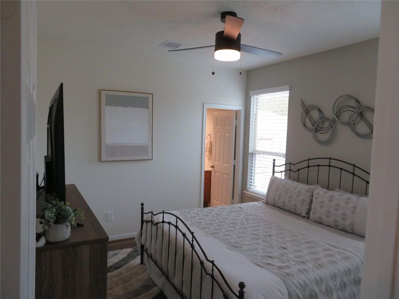 Furnished interior view inside a new home in Sagecrest Trails, Conroe (Image 7). Furnished interior view inside a new home in Sagecrest Trails, Conroe (Image 7).
