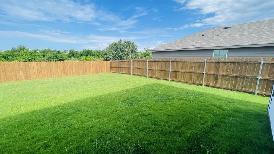 Exterior details and patio area of a home in Sunnycreek, Crowley (Image 14).