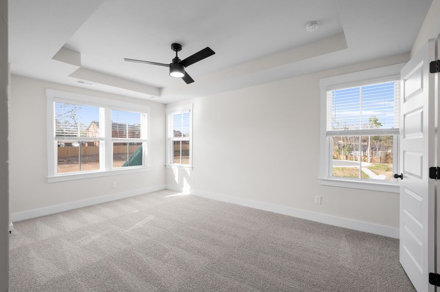 Spacious, unfurnished interior of a new home in Windward Townes, Goose Creek (Image 6).
