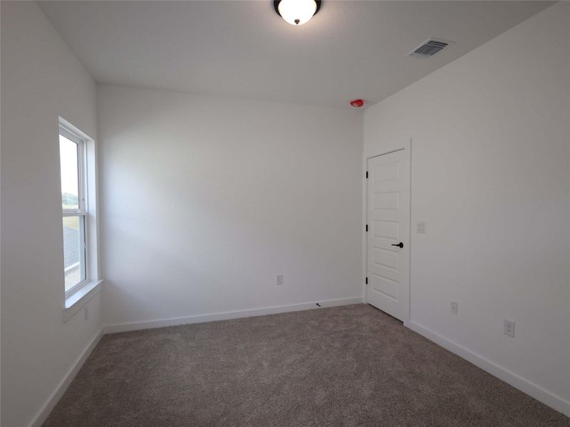 Spacious, unfurnished interior of a new home in Barksdale, Leander (Image 22).