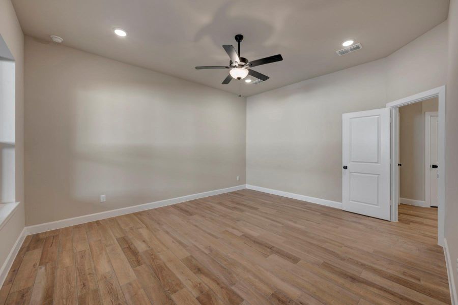 Spacious, unfurnished interior of a new home in Indigo - Enclave Collection, Richmond (Image 28). Spacious, unfurnished interior of a new home in Indigo - Enclave Collection, Richmond (Image 28).