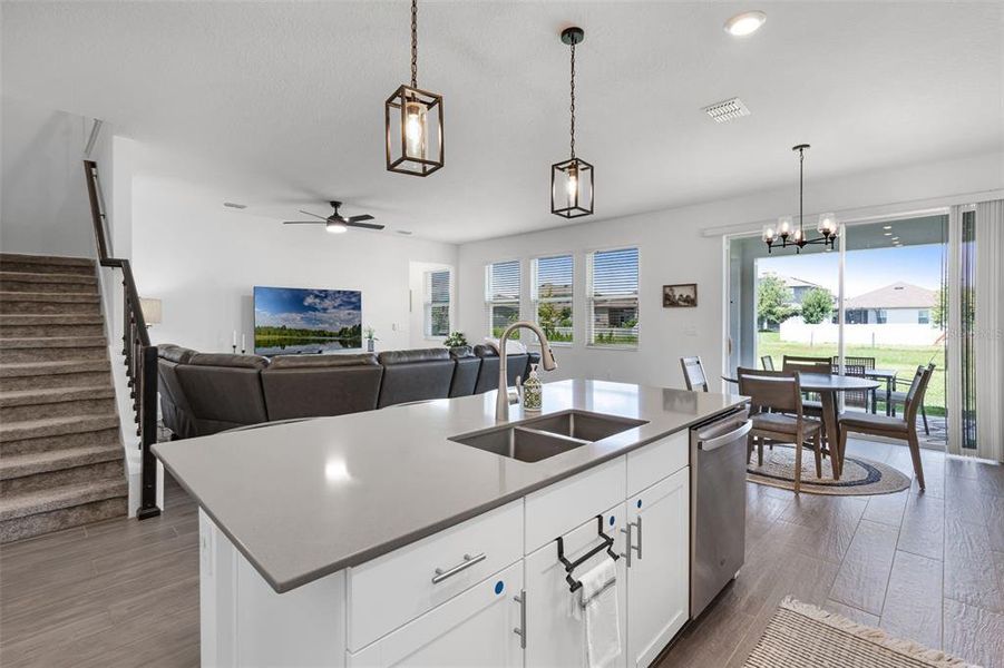 Furnished interior view inside a new home in , Orlando (Image 7).