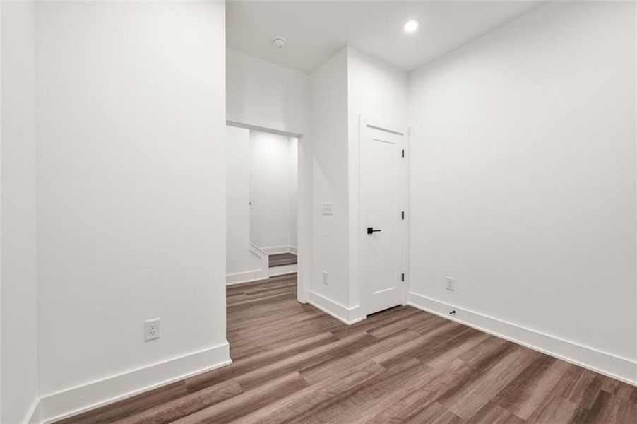Spacious, unfurnished interior of a new home in , Atlanta (Image 25).