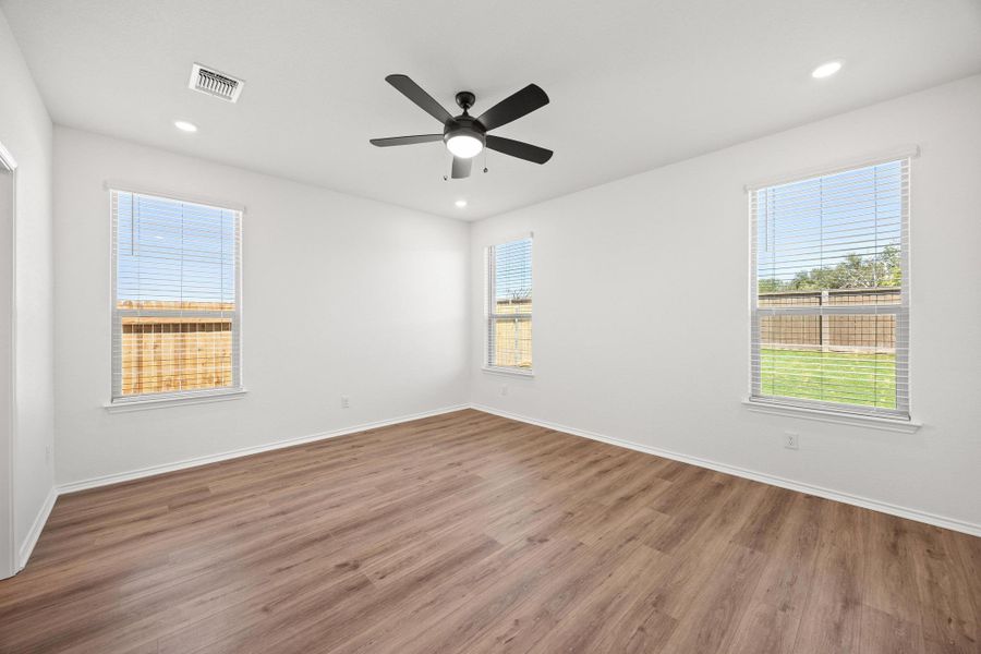 Spacious, unfurnished interior of a new home in Overlook Ranch, Georgetown (Image 23). Spacious, unfurnished interior of a new home in Overlook Ranch, Georgetown (Image 23).
