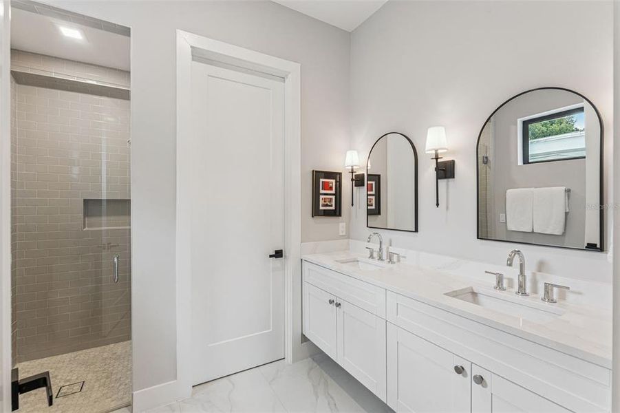 Furnished interior view inside a new home in , Orlando (Image 42).