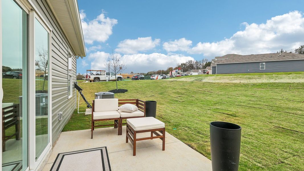 Exterior details and patio area of a home in Saddle Trace, Lewisburg (Image 3).