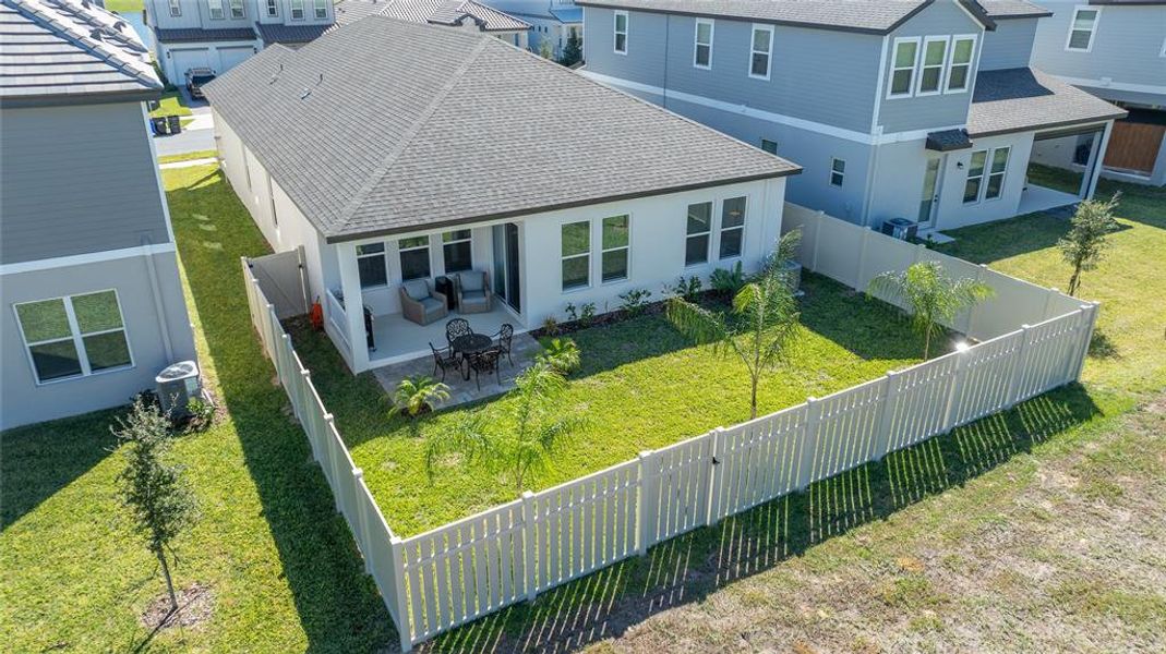Exterior details and patio area of a home in Silverleaf Reserve, Winter Garden (Image 22).