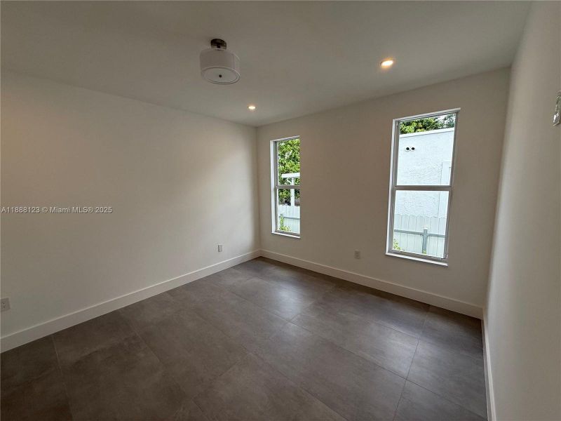 Spacious, unfurnished interior of a new home in , Miami (Image 18).