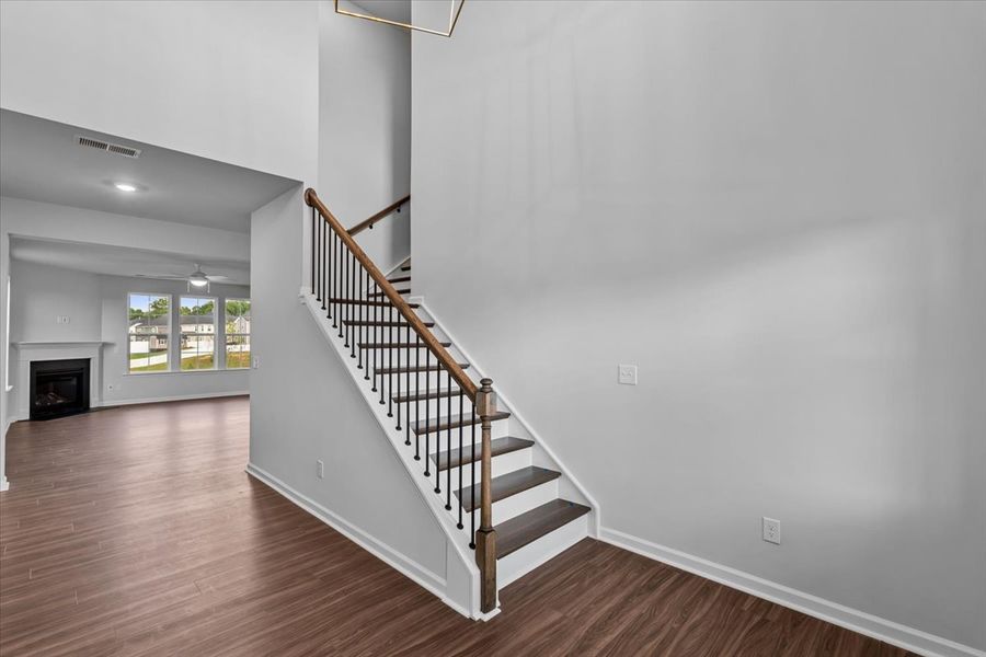 Spacious, unfurnished interior of a new home in Fieldstone, Lexington (Image 17).