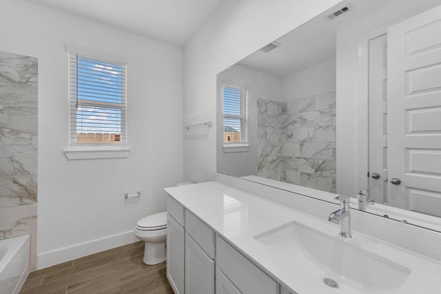 Furnished interior view inside a new home in Beacon Hill, Waller (Image 11).