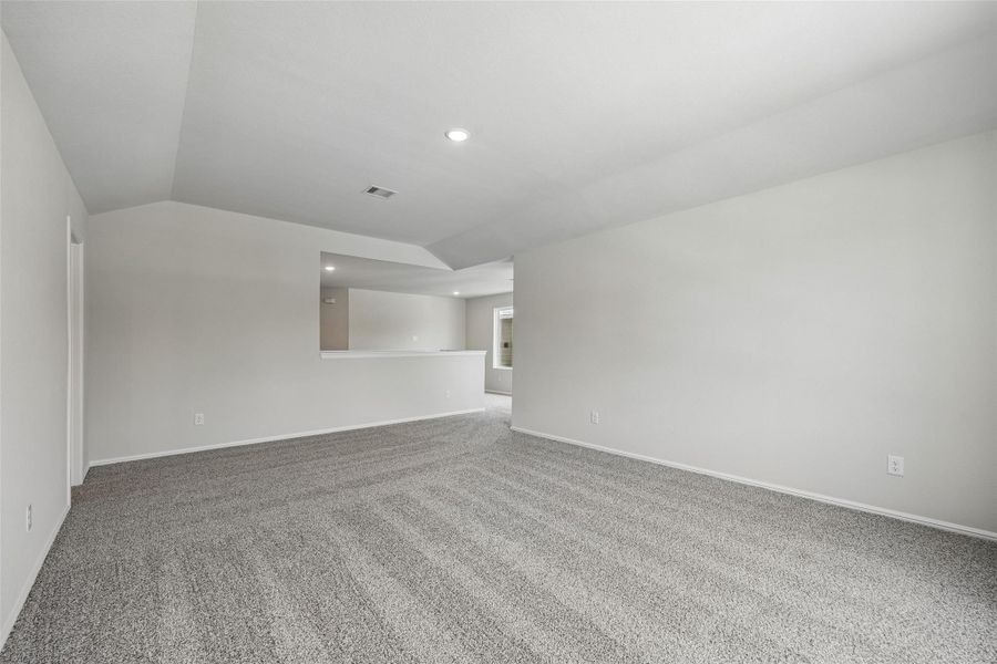 Spacious, unfurnished interior of a new home in Saint Tropez, Huffman (Image 13).