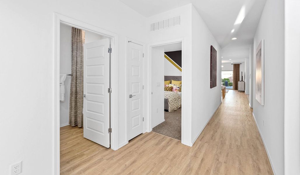 Spacious, unfurnished interior of a new home in Barnett Village, Marana (Image 20).