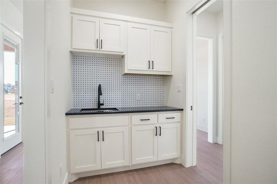 Furnished interior view inside a new home in , Paradise (Image 12).