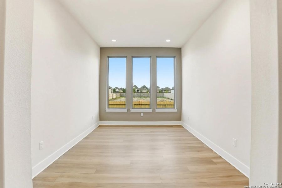 Spacious, unfurnished interior of a new home in Legacy at Lake Dunlap, New Braunfels (Image 20). Spacious, unfurnished interior of a new home in Legacy at Lake Dunlap, New Braunfels (Image 20).