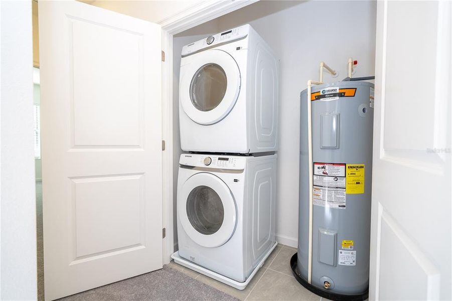 Furnished interior view inside a new home in , Orlando (Image 10).