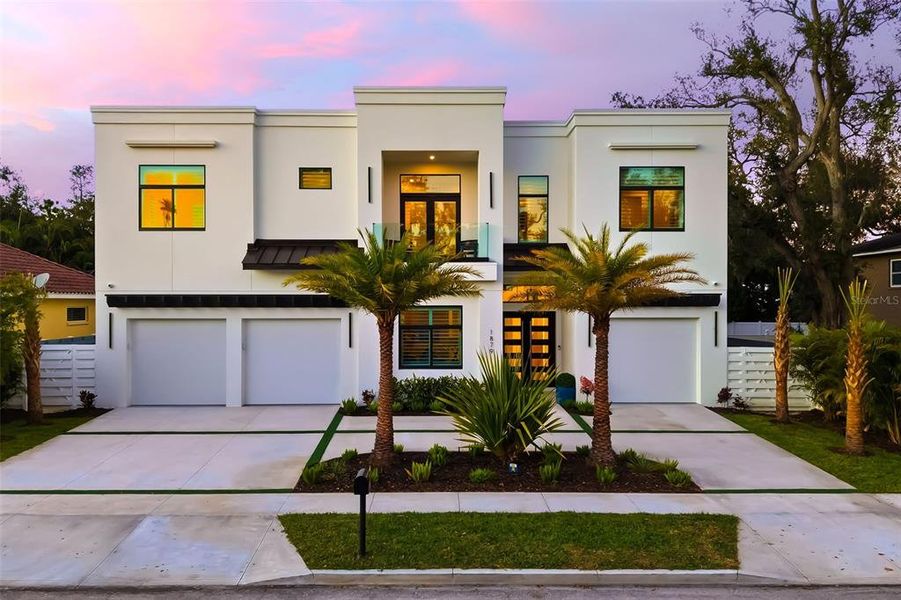 Front exterior of a new home in , Sarasota, FL, highlighting curb appeal (Image 27).