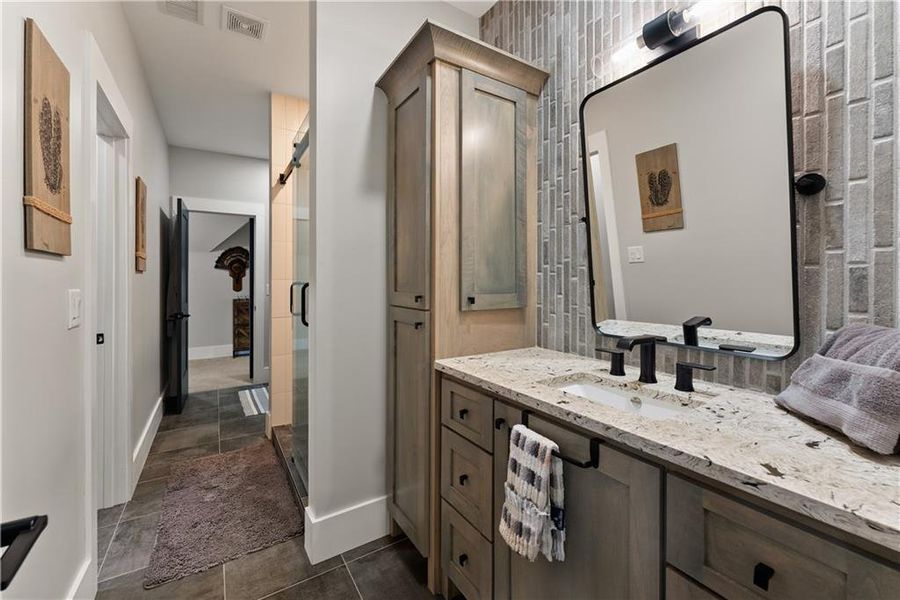 Furnished interior view inside a new home in , Jefferson (Image 92).