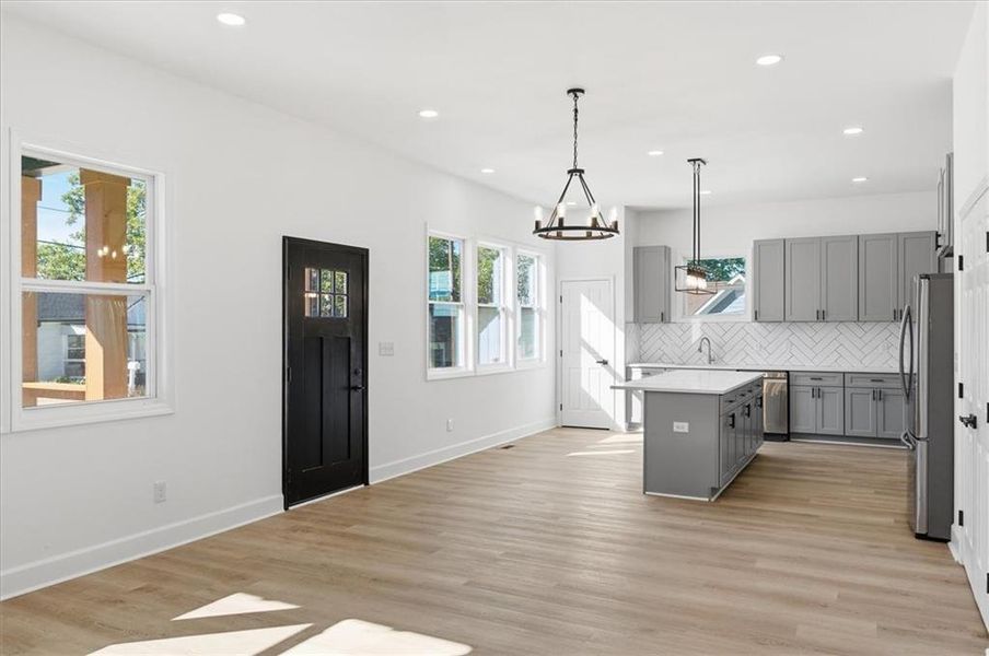 Spacious, unfurnished interior of a new home in , Atlanta (Image 37).