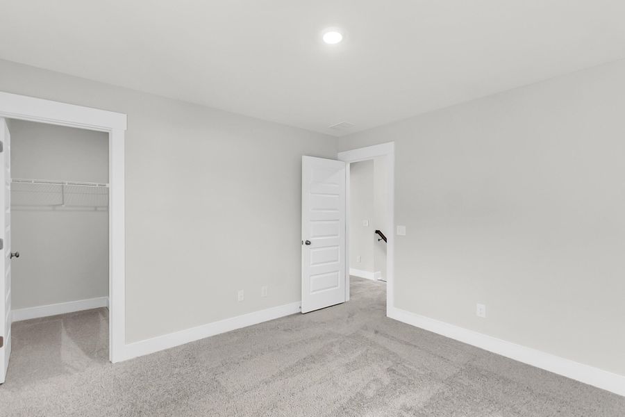 Spacious, unfurnished interior of a new home in , Summerville (Image 25).