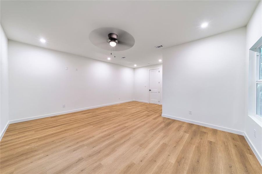 Spacious, unfurnished interior of a new home in , Dallas (Image 24).