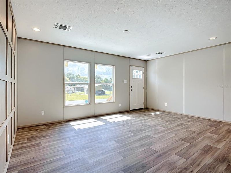 Spacious, unfurnished interior of a new home in , St. Cloud (Image 15).