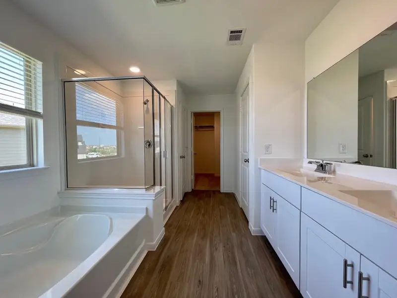 Image 21 of a home in Sunterra. Image 21 of a home in Sunterra.