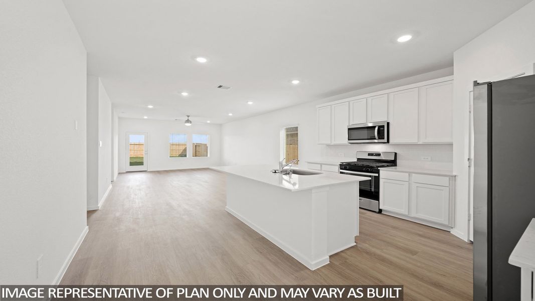 Representative furnished interior of a home built from the Kendall by D.R. Horton in Sunterra Lakes, Brookshire (Image 9).