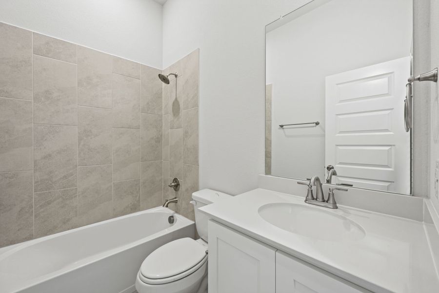 Representative furnished interior of a home built from the Janie by Cambridge Homes in Lake Park, Rowlett (Image 13).