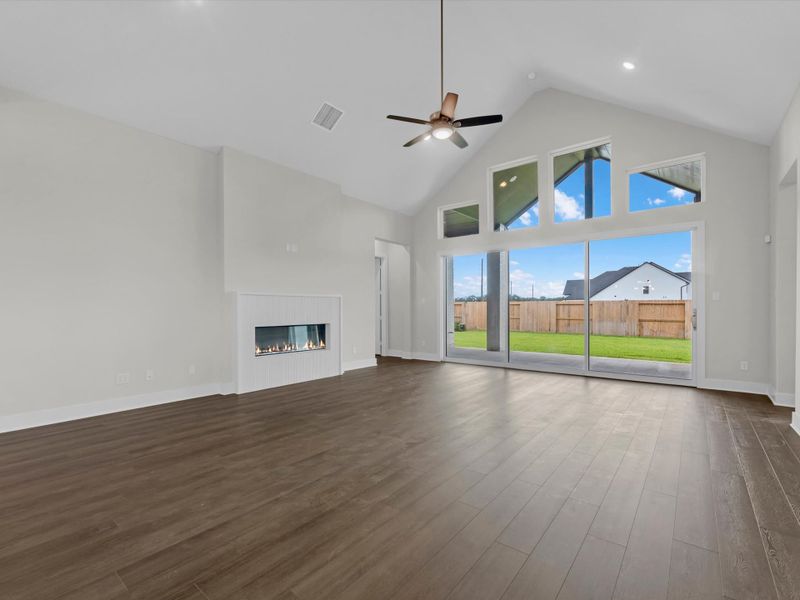 Spacious, unfurnished interior of a new home in Sienna 80′, Missouri City (Image 13).