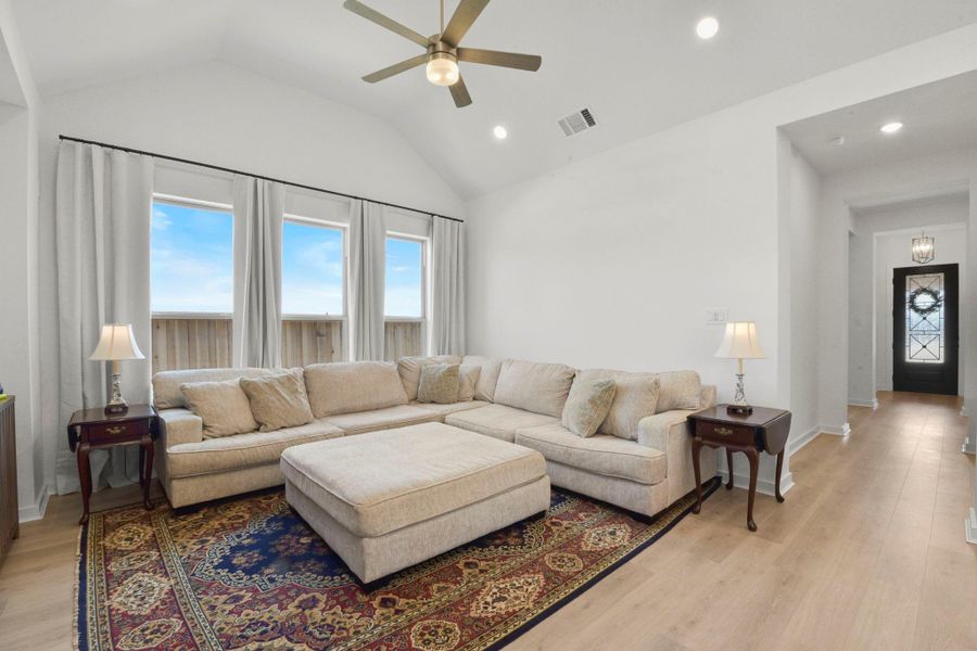 Furnished interior view inside a new home in Riceland: 42ft. lots, Mont Belvieu (Image 5).