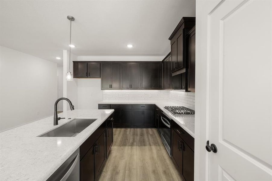 225 Whitetail- Kitchen-5