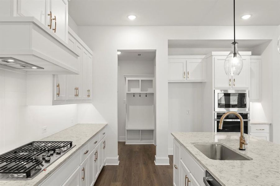 11. 4120 Selborne - Kitchen (3)