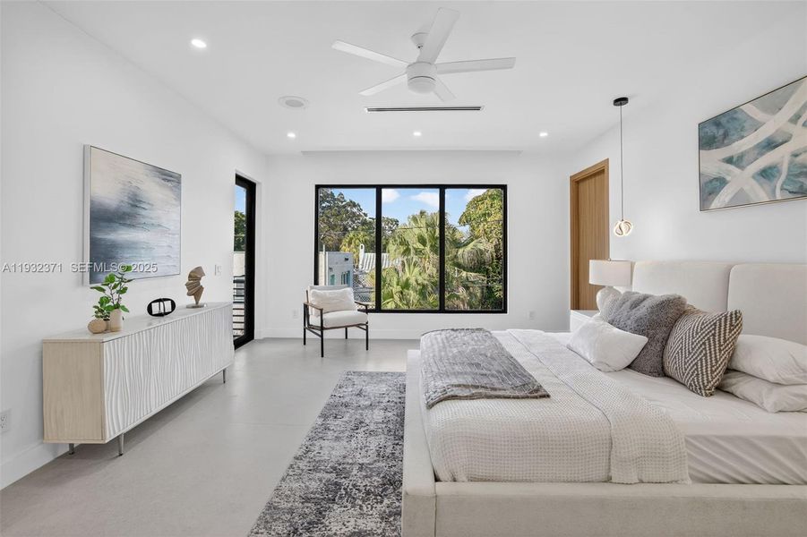 Furnished interior view inside a new home in , Fort Lauderdale (Image 37).