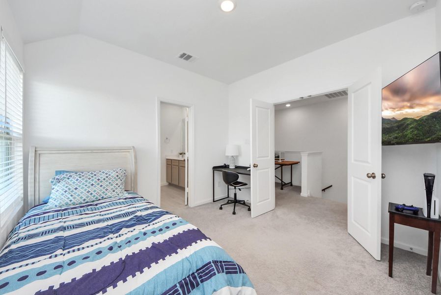 Furnished interior view inside a new home in Cross Creek Ranch, Fulshear (Image 17).