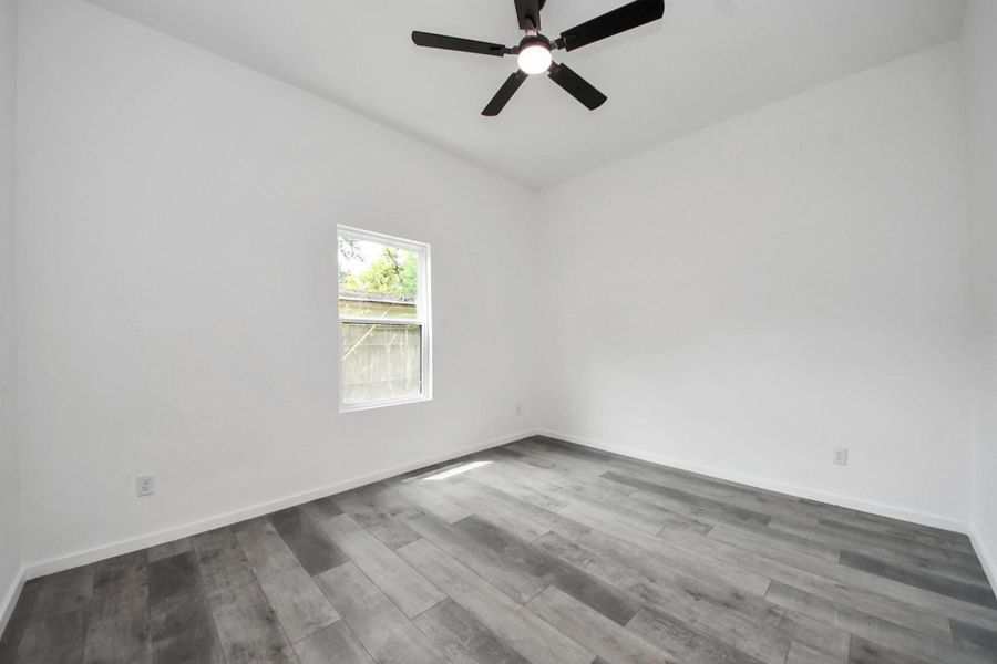 Spacious, unfurnished interior of a new home in , Baytown (Image 27).